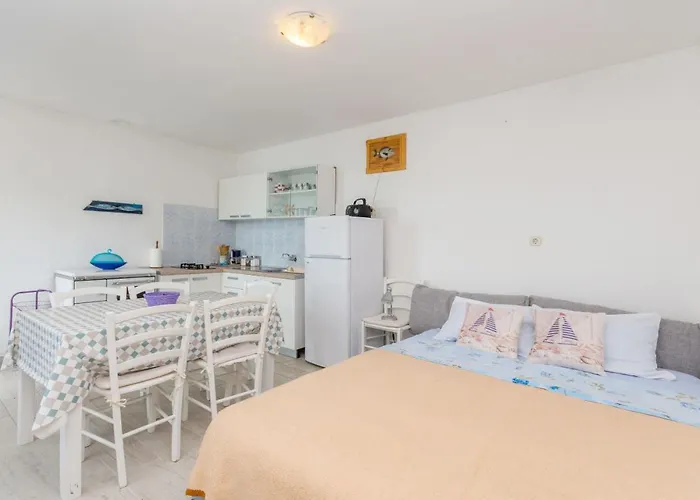 펜션 House Island Harbour Pašman