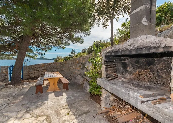 House Island Harbour Pašman