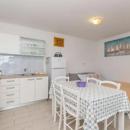 House Island Harbour Vikendica Pasman